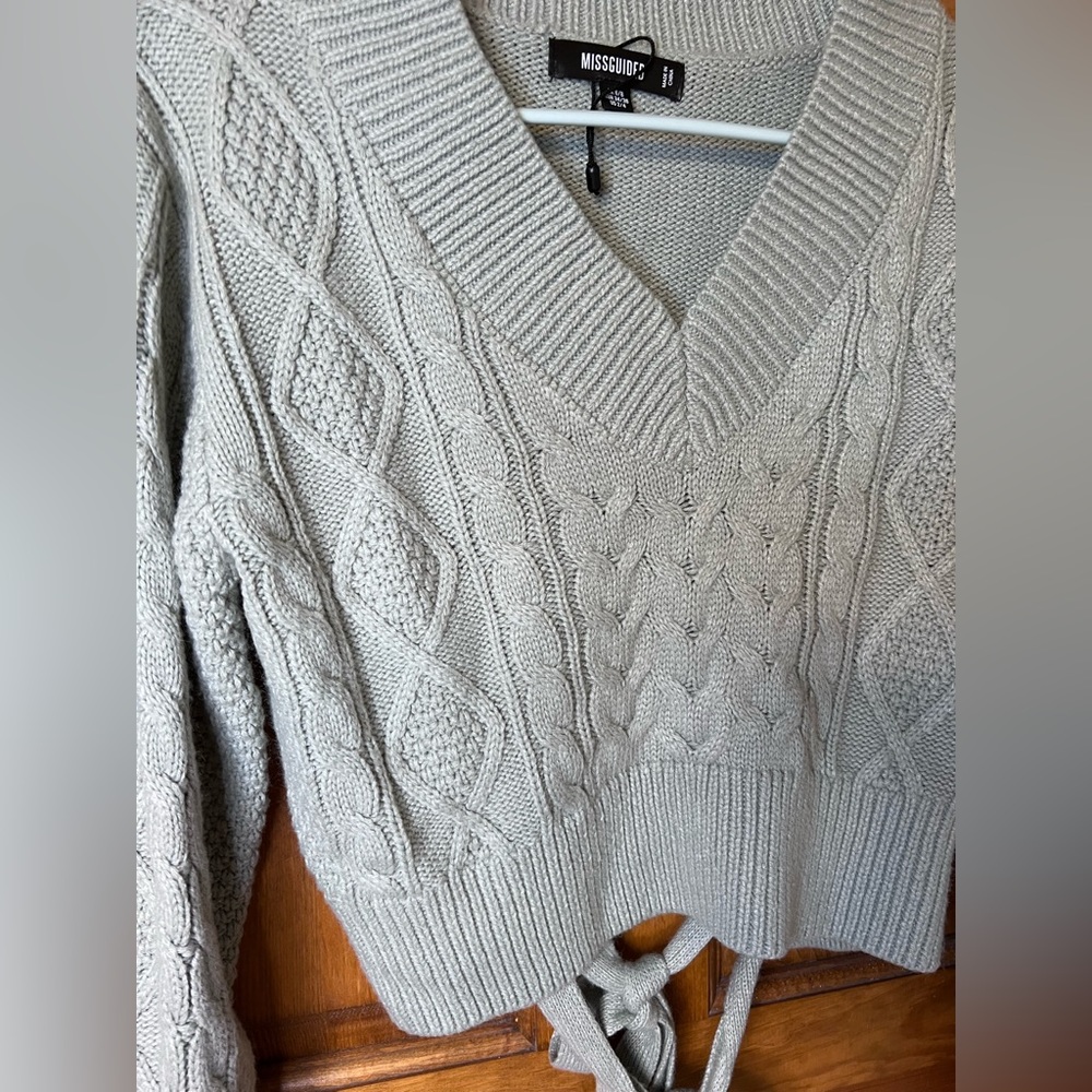 NWOT MISSGUIDED SIZE 2/4 Small crop cable knit sweater tie back grey - Picture 3 of 5